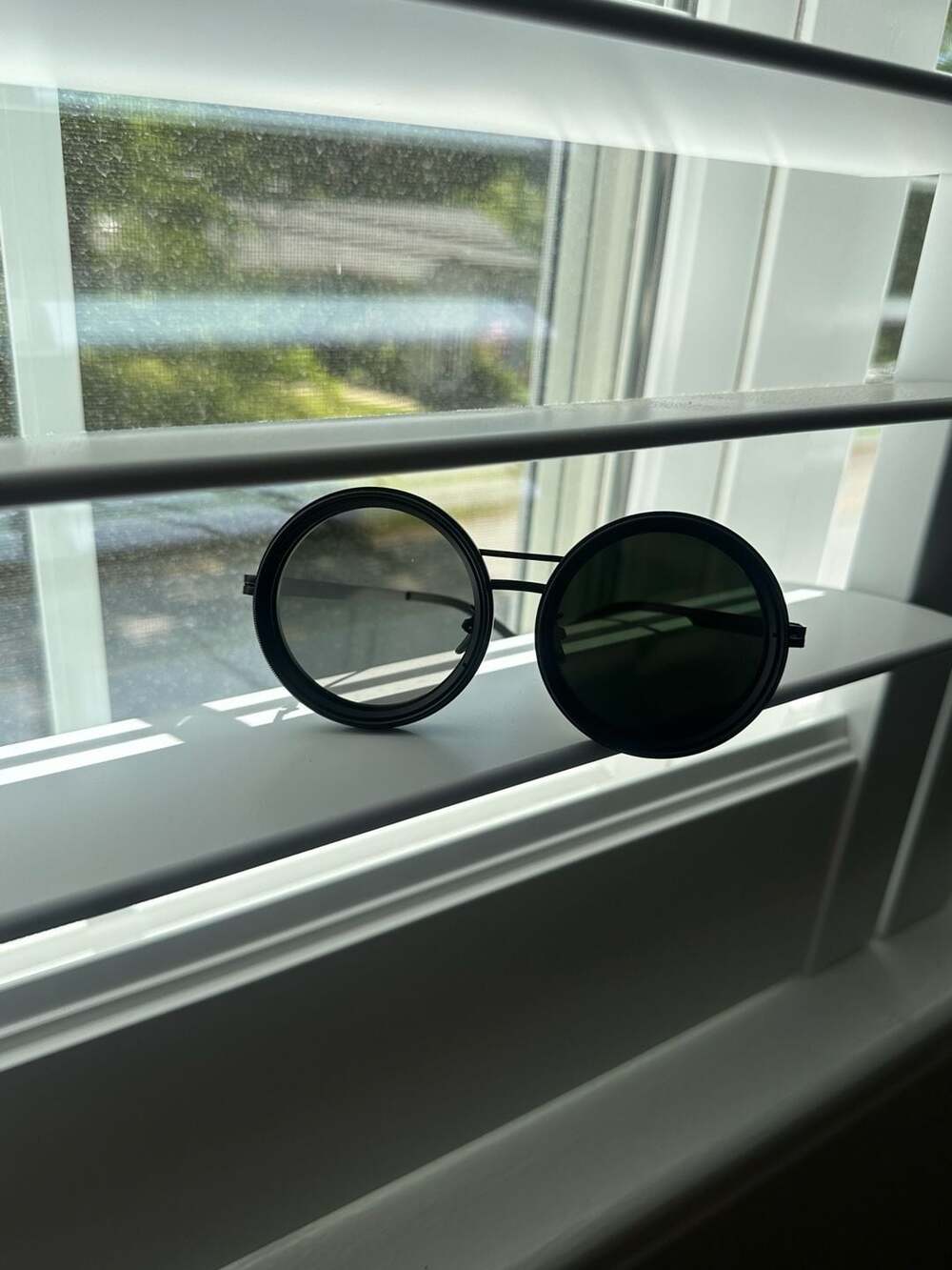 Adjustable Tint Polarized Round Sunglasses Color Changing.